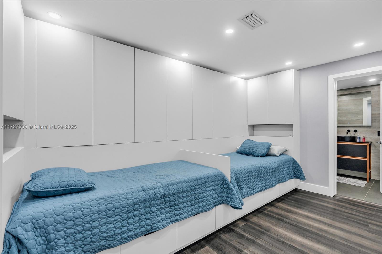 BUCCANEER PT (LARGO SOUND - Residential