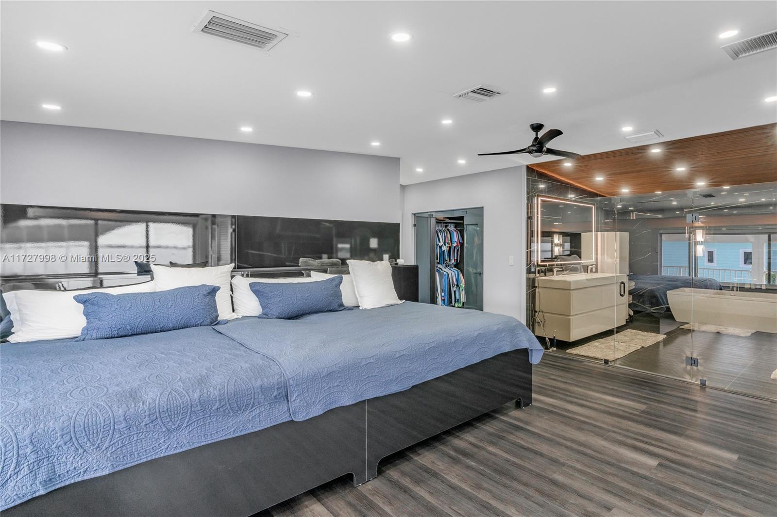 BUCCANEER PT (LARGO SOUND - Residential