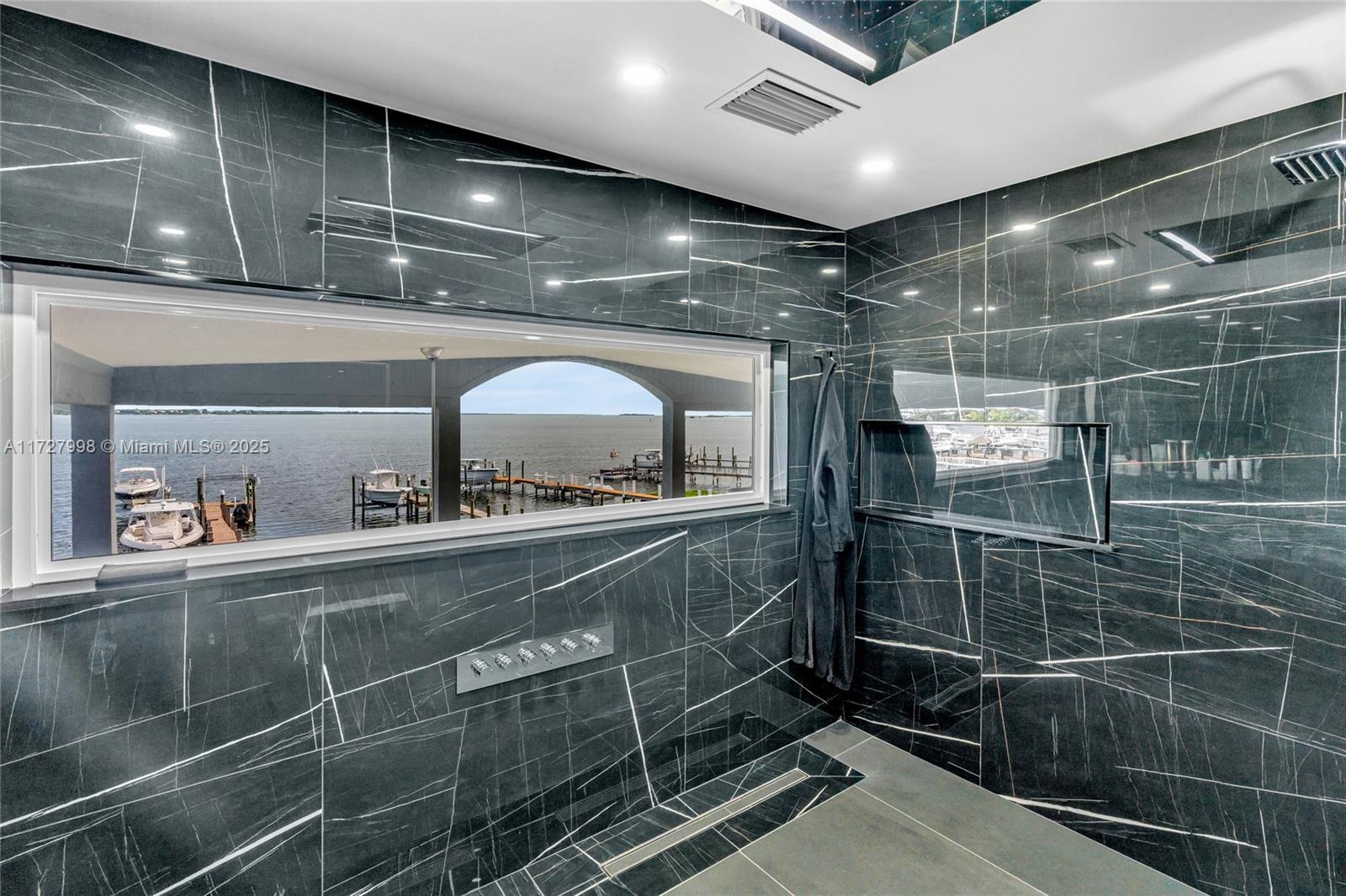 BUCCANEER PT (LARGO SOUND - Residential