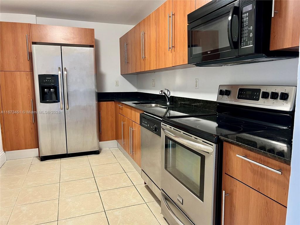 Photo of 3000 S Ocean Dr #1514, Hollywood, FL 33019 (MLS # A11673451)