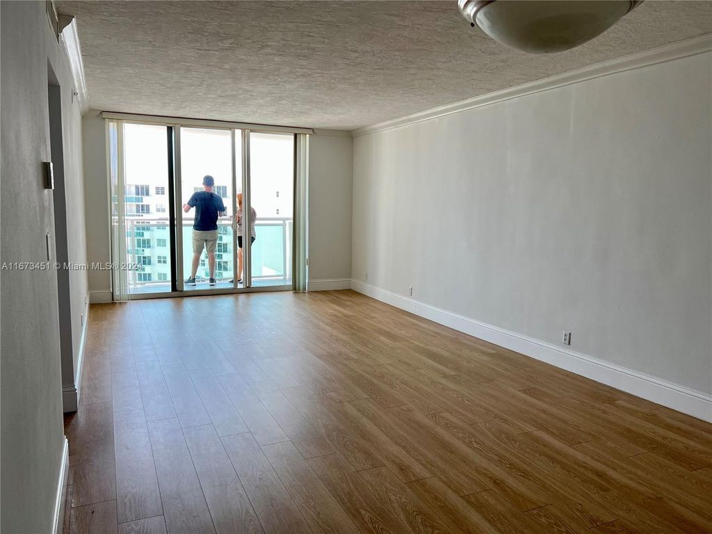 Photo of 3000 S Ocean Dr #1514, Hollywood, FL 33019 (MLS # A11673451)
