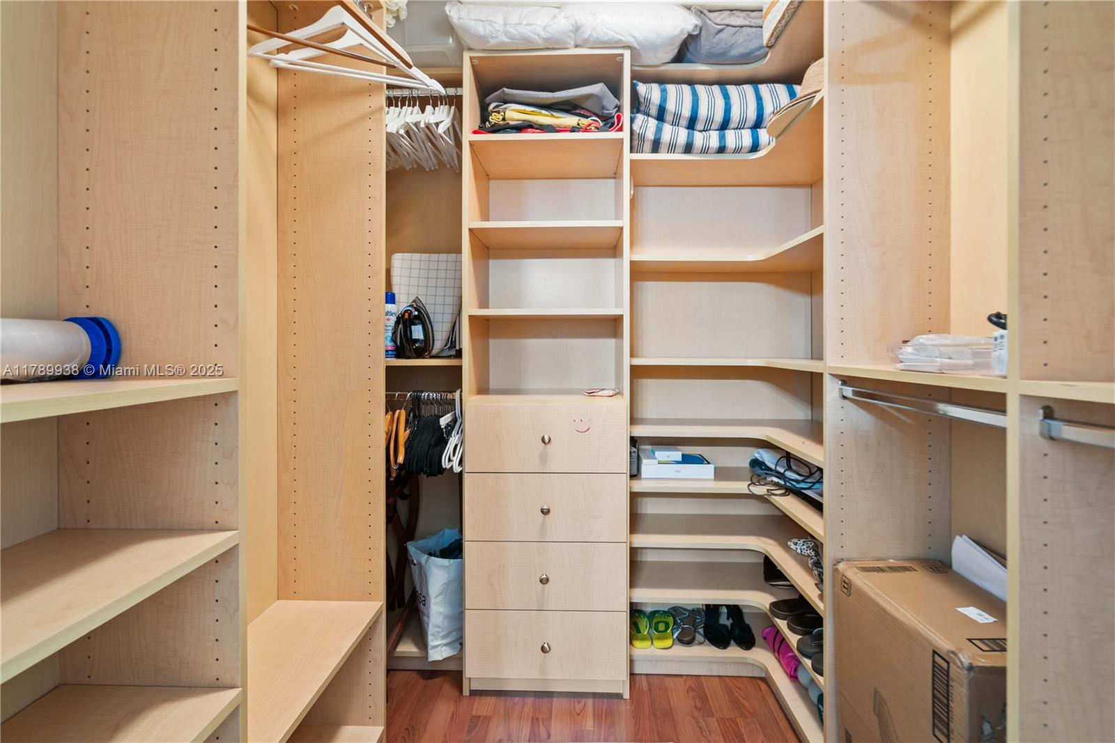 THE RIVIERA CONDO - Residential