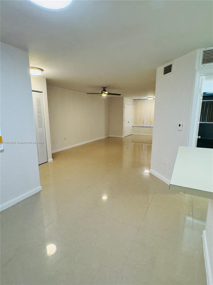 LAKEVIEW CLUB CONDO - Residential Lease