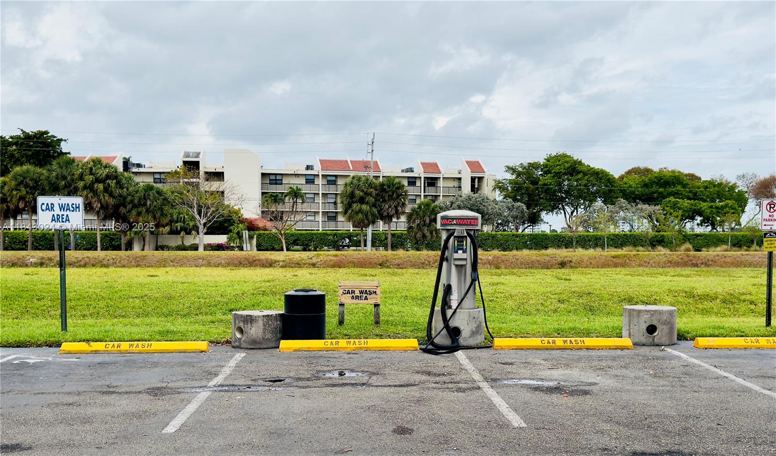 LAKEVIEW CLUB CONDO - Residential Lease