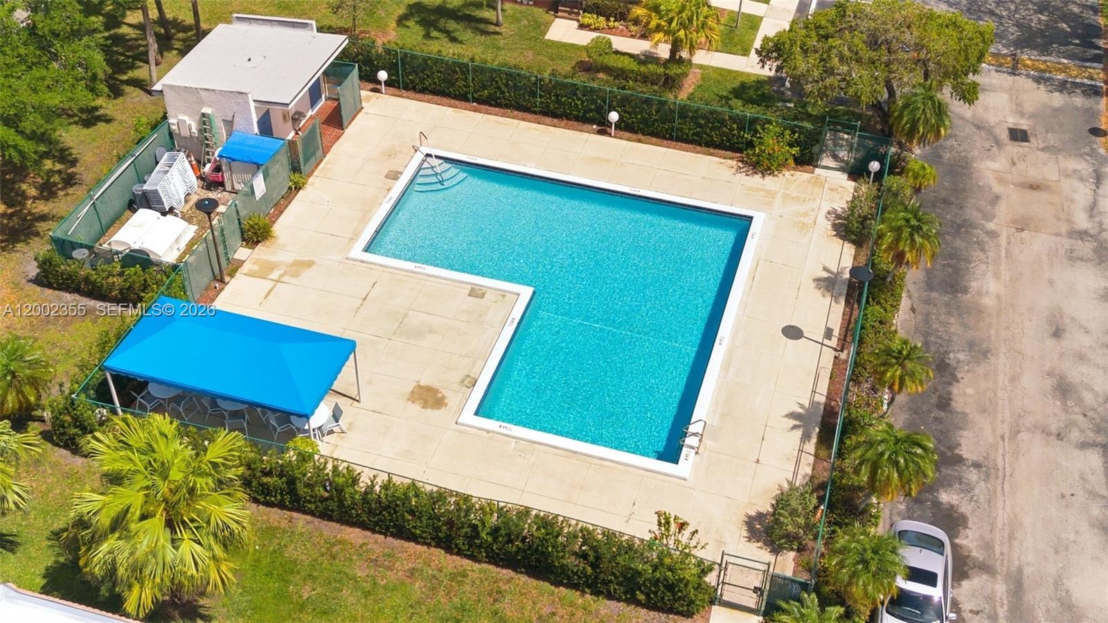 RACQUET CLUB APTS AT BONA - Residential