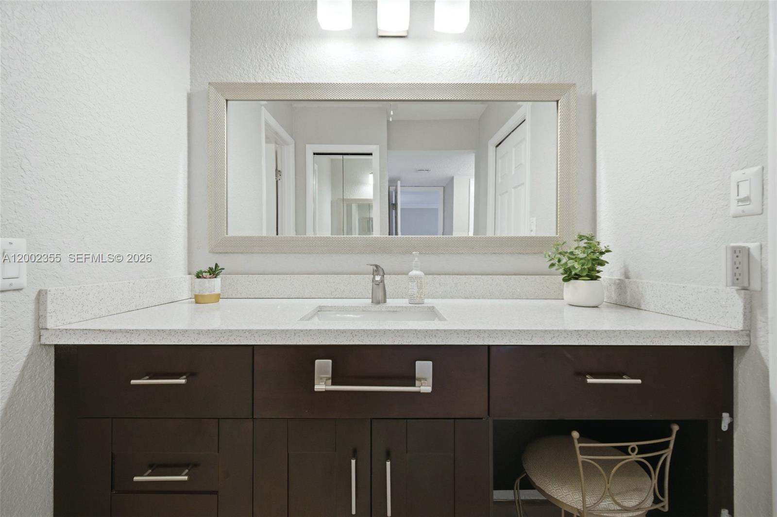 RACQUET CLUB APTS AT BONA - Residential