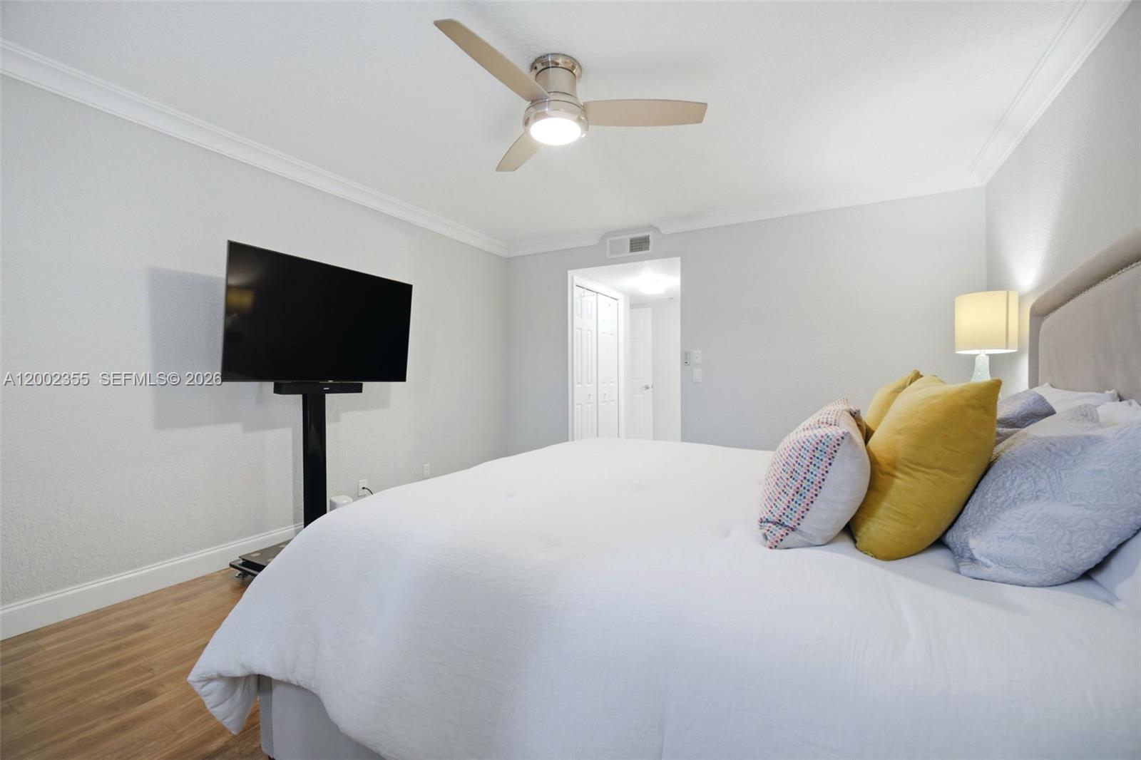 RACQUET CLUB APTS AT BONA - Residential