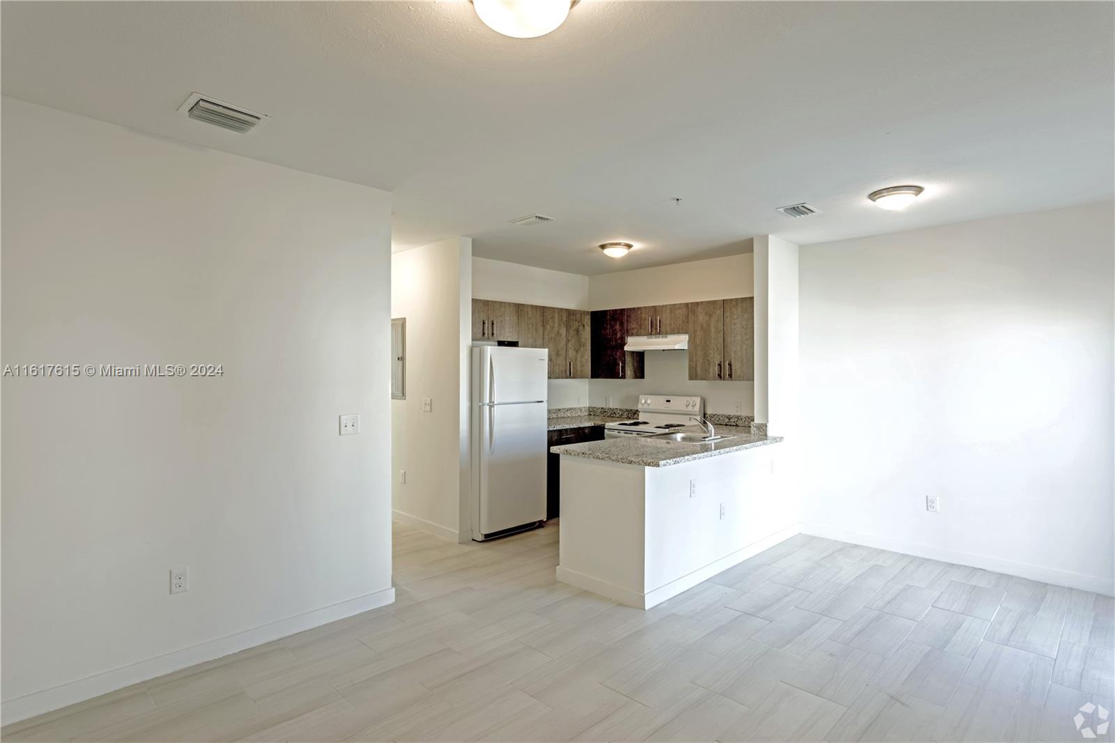 AMELIA MIXED USE DEVELOPM - Residential Lease