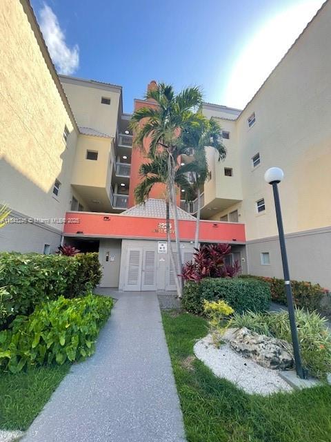 8235 Lake Dr 307