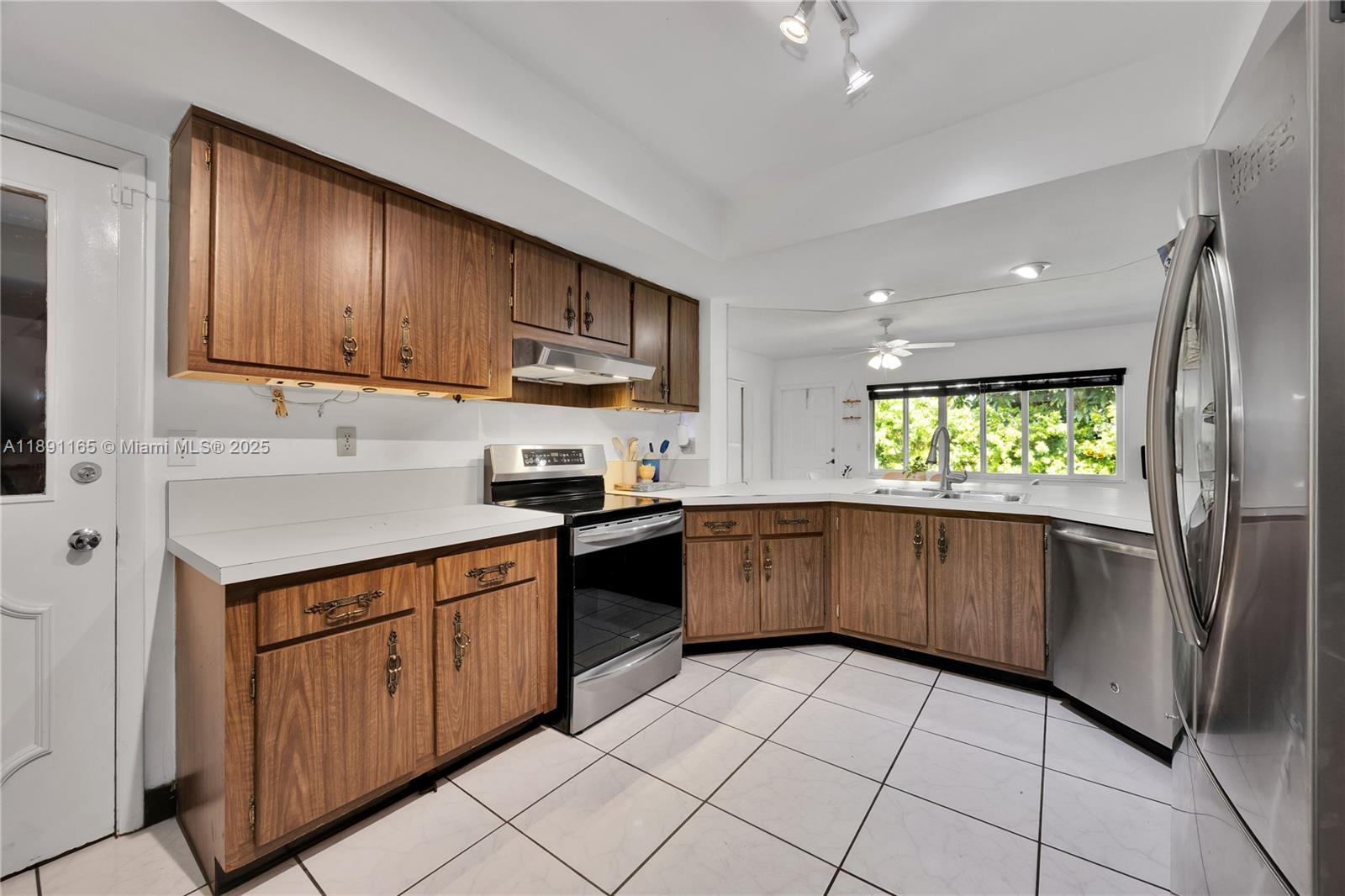CYPRESS COVE ESTATES SEC - Residential