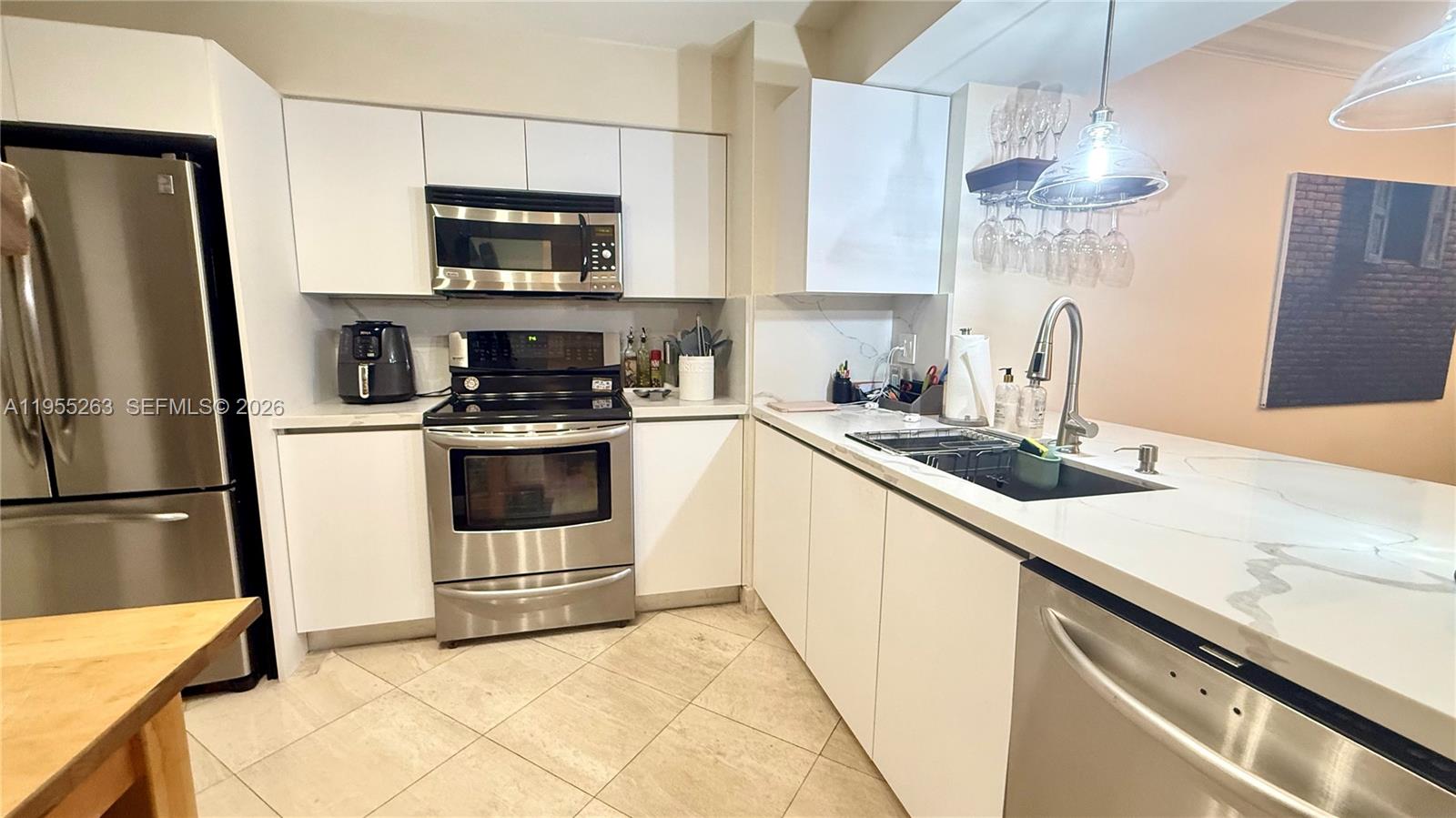 LEXCELLENCE CONDO - Residential