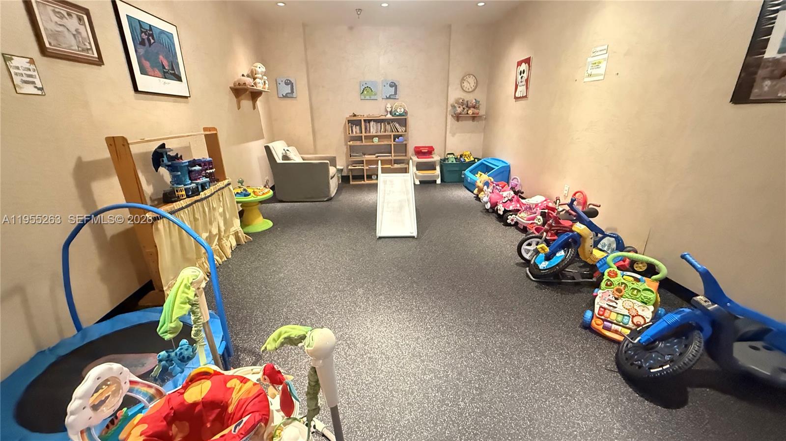 LEXCELLENCE CONDO - Residential