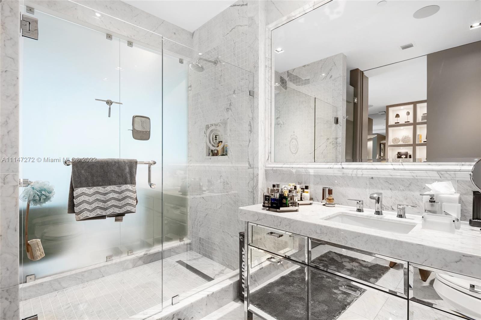 CHATEAU BEACH - Residential