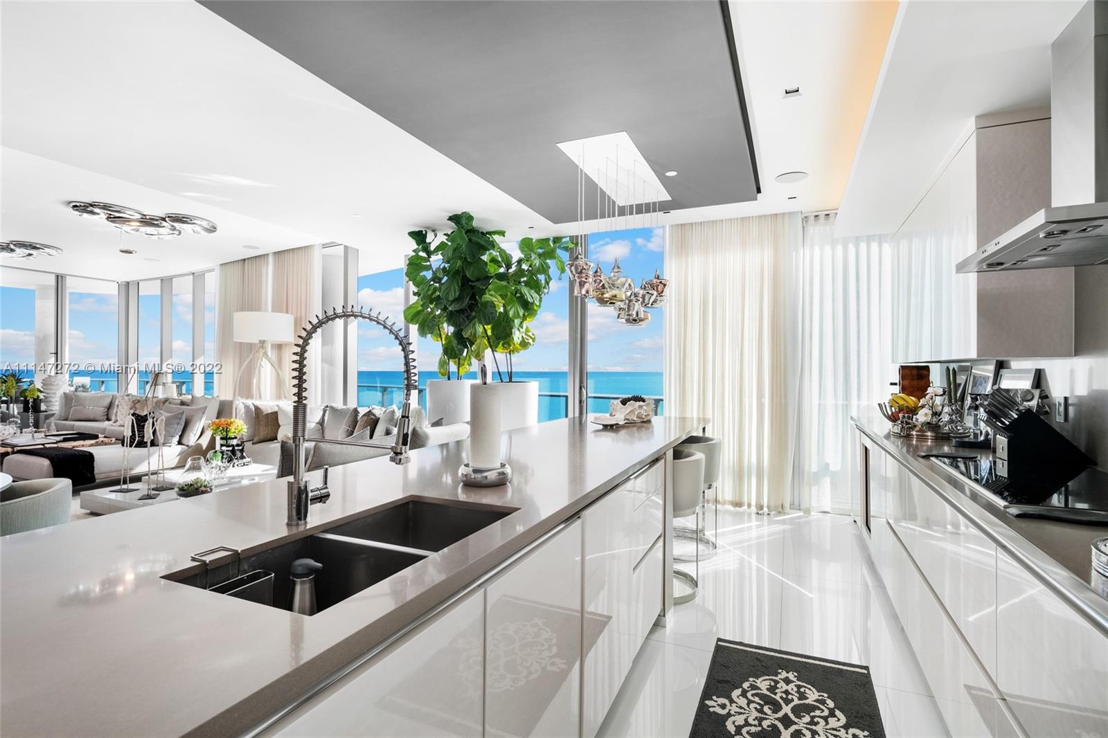 CHATEAU BEACH - Residential