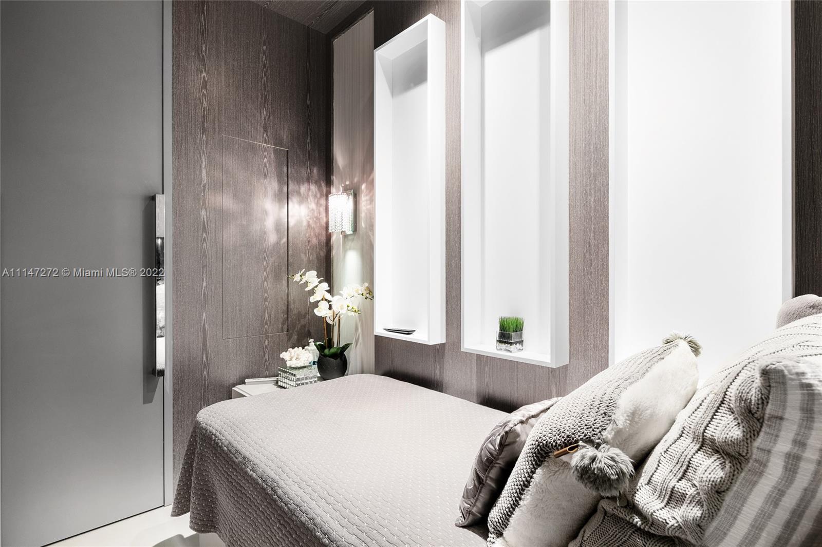 CHATEAU BEACH - Residential