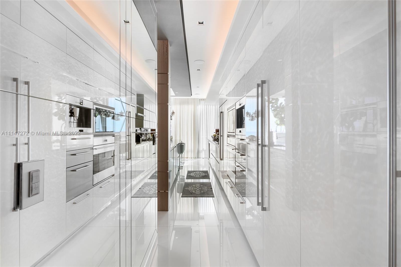 CHATEAU BEACH - Residential