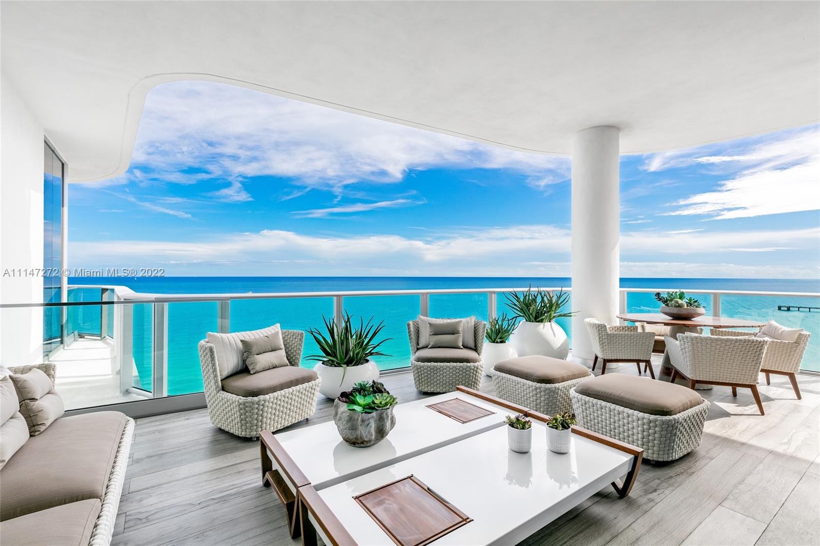 CHATEAU BEACH - Residential