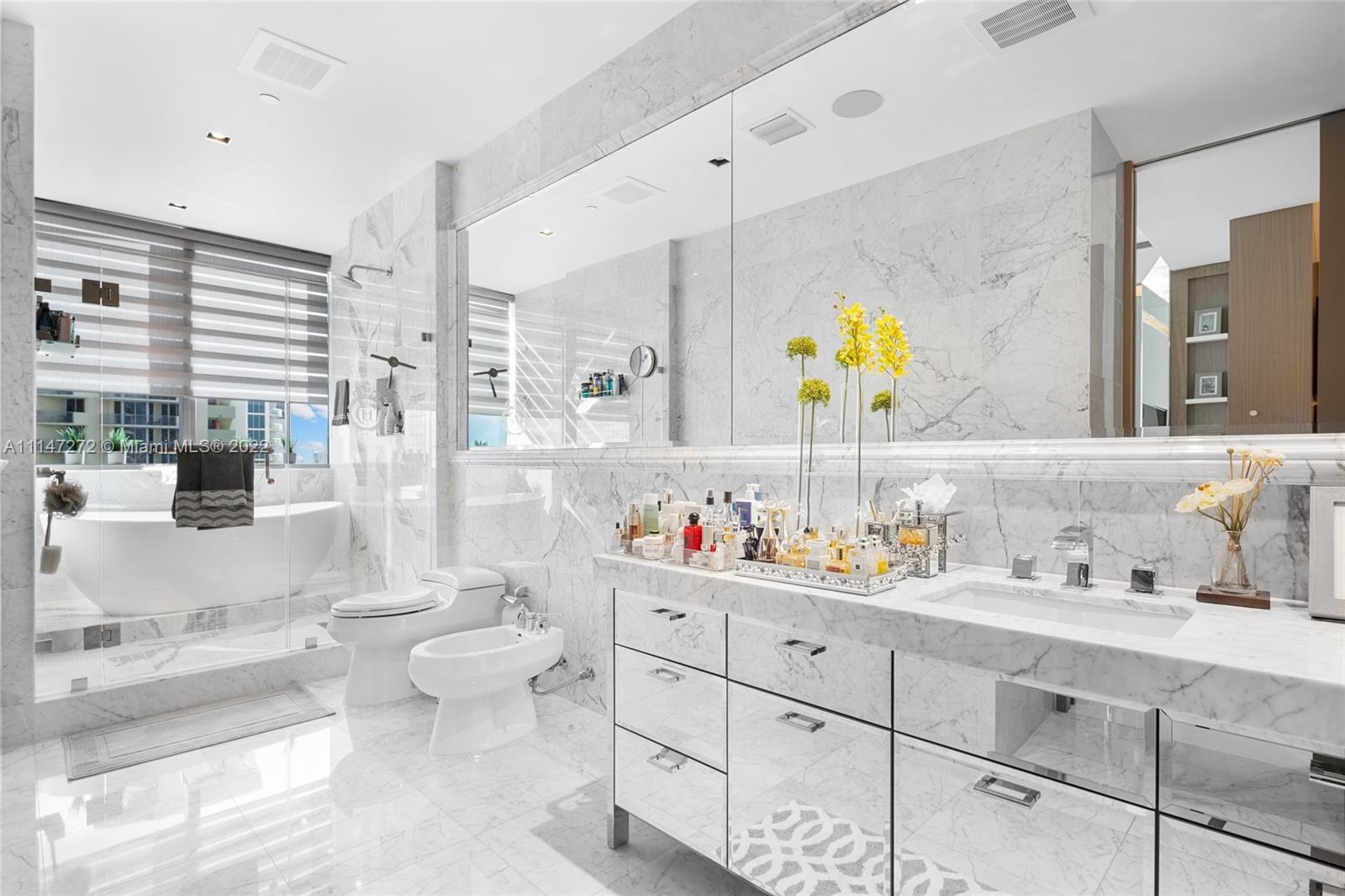 CHATEAU BEACH - Residential