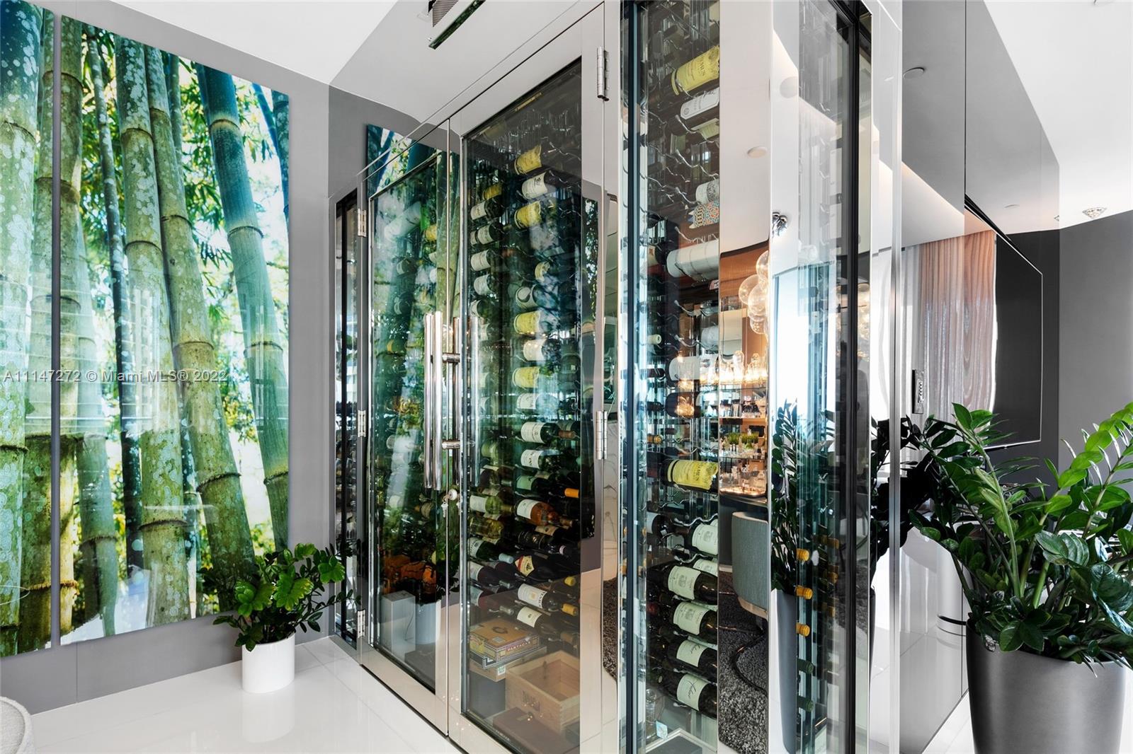 CHATEAU BEACH - Residential