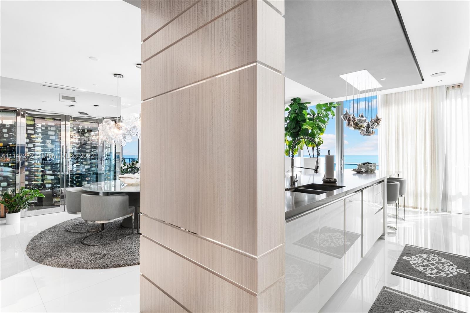 CHATEAU BEACH - Residential