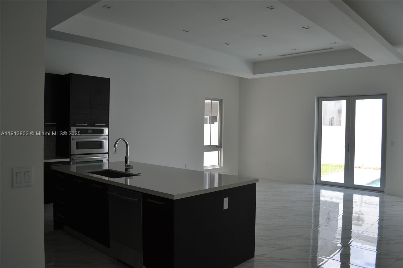 OASIS PARK SQUARE AT DORA - Residential Lease