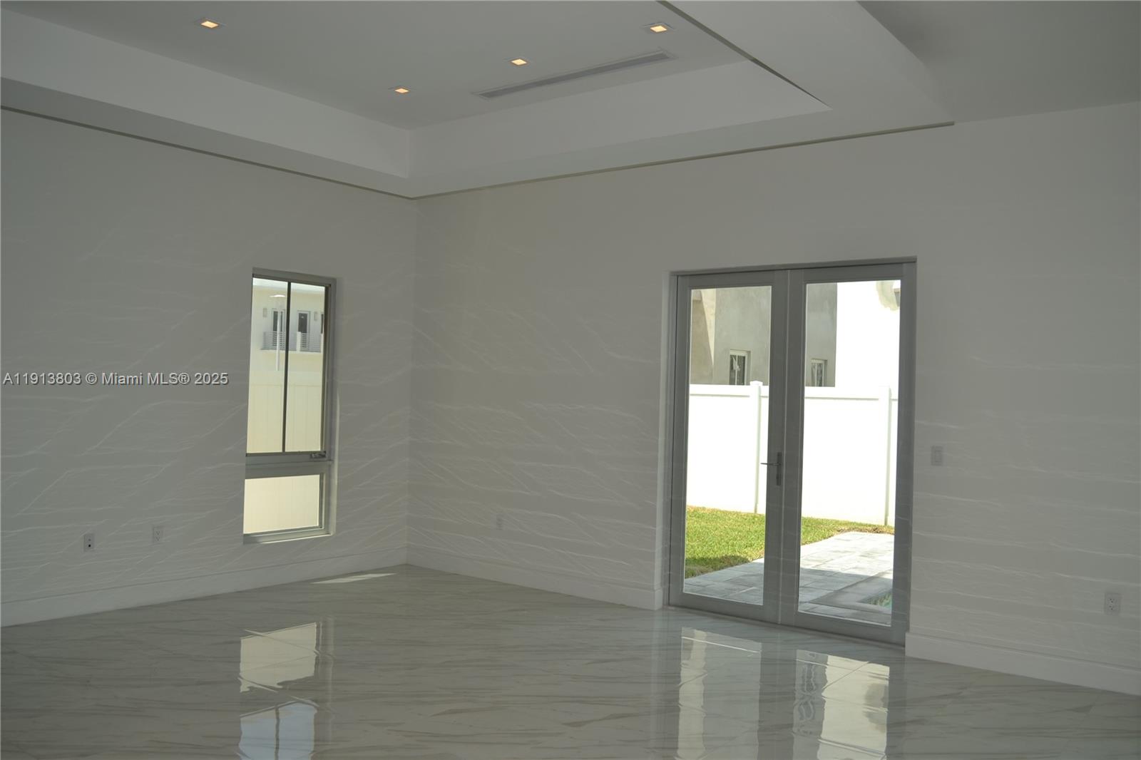 OASIS PARK SQUARE AT DORA - Residential Lease