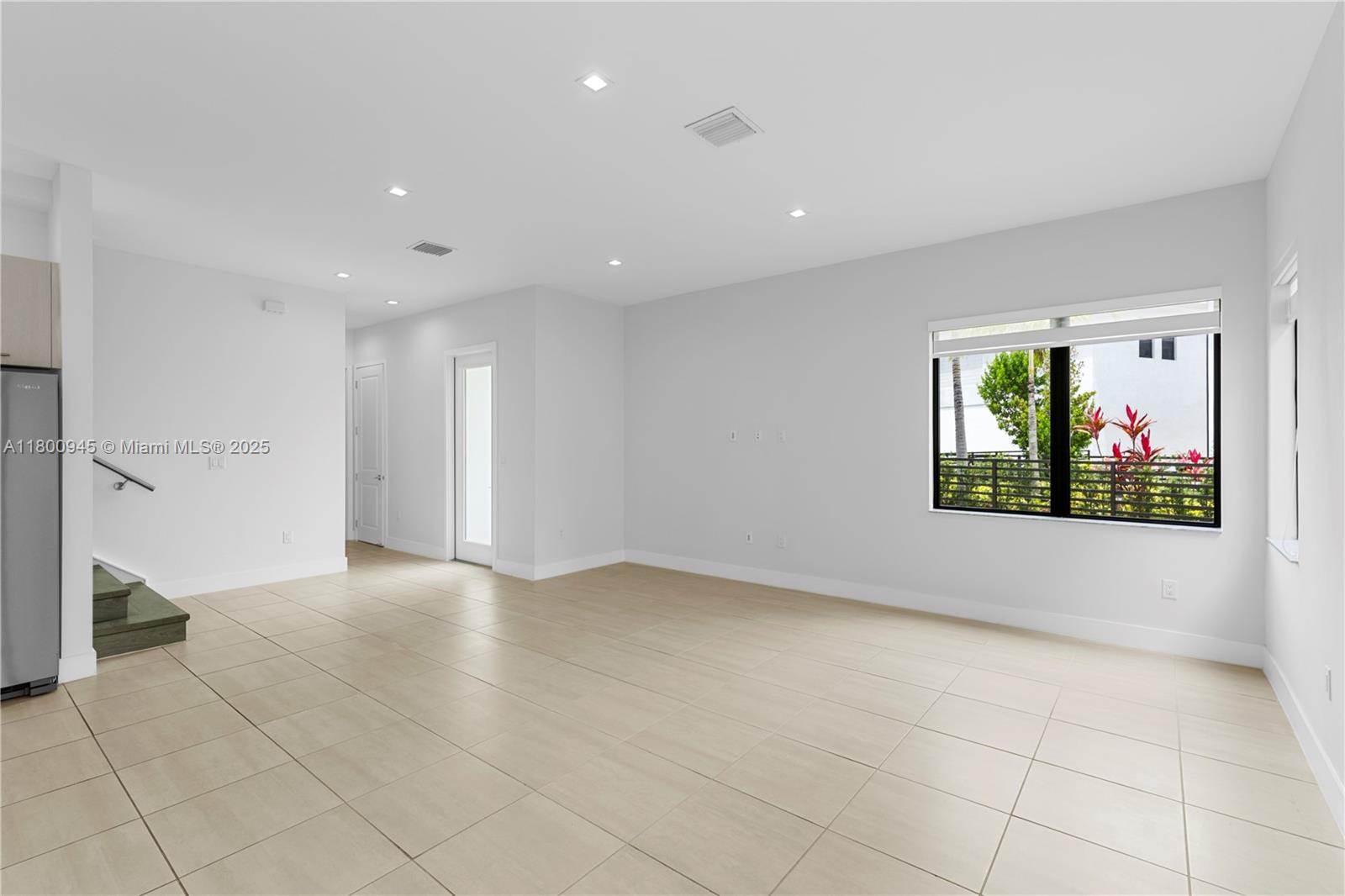 DOWNTOWN DORAL SOUTH PHAS - Residential