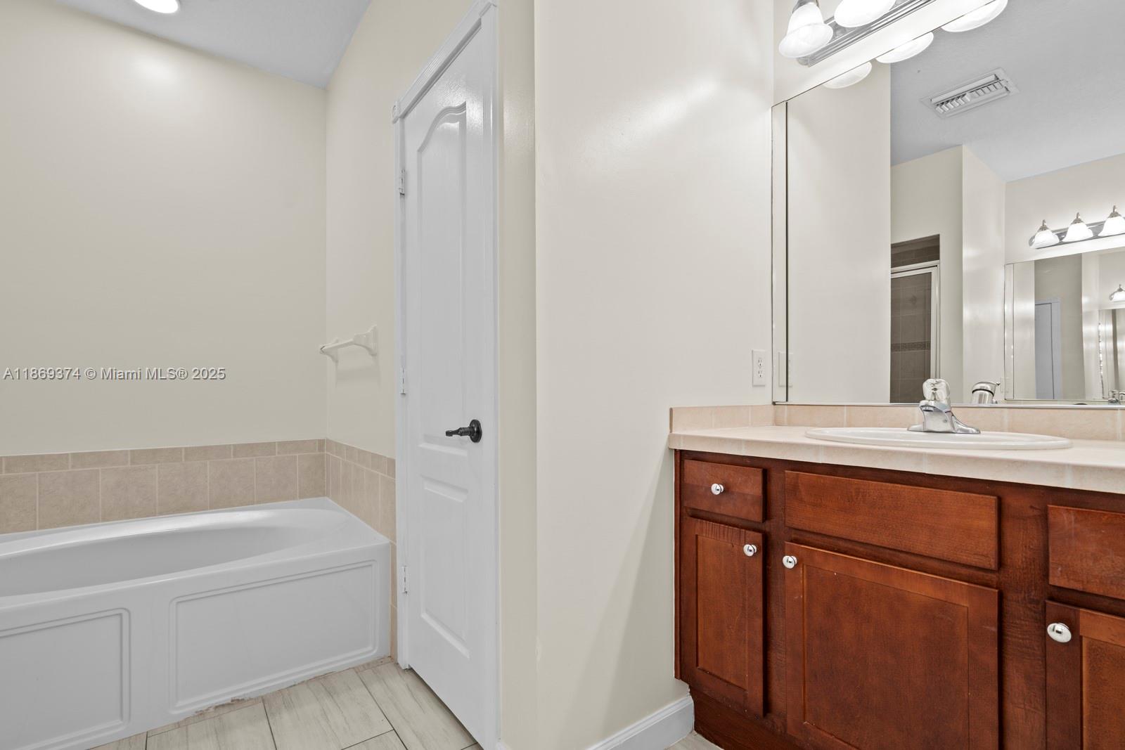 RIVER OAKS - Residential Lease