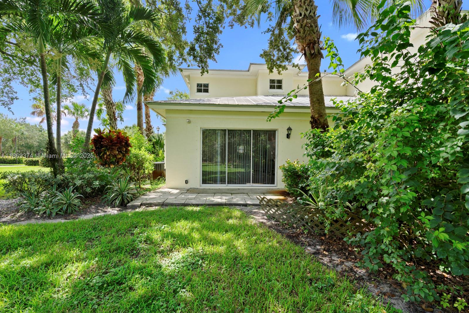 RIVER OAKS - Residential Lease