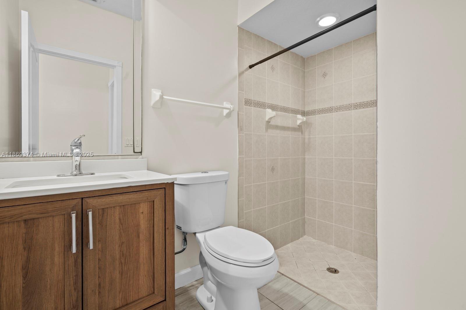 RIVER OAKS - Residential Lease