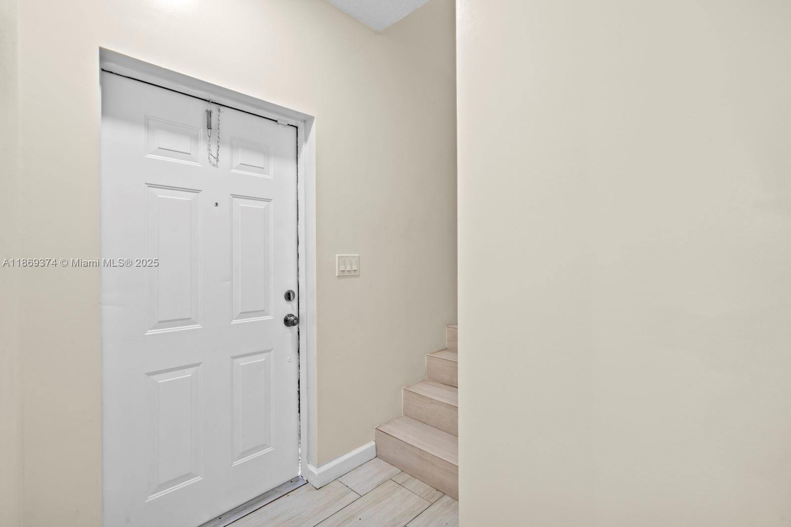 2700 Creekside Dr 2700