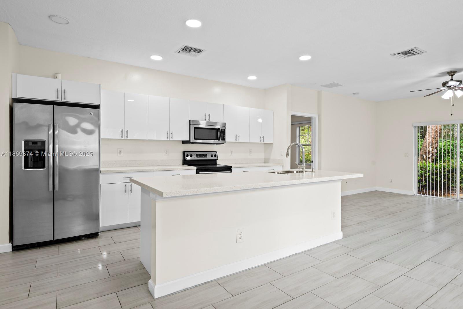 RIVER OAKS - Residential Lease