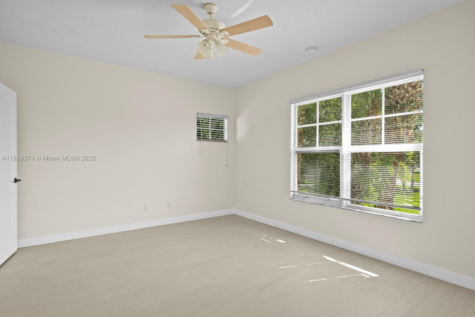 RIVER OAKS - Residential Lease