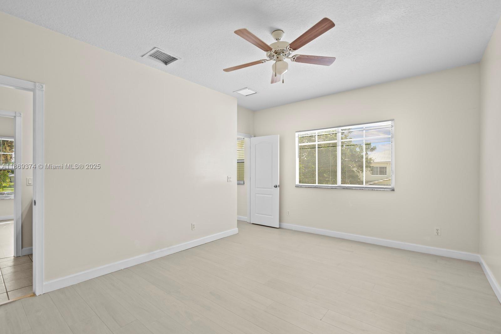 RIVER OAKS - Residential Lease