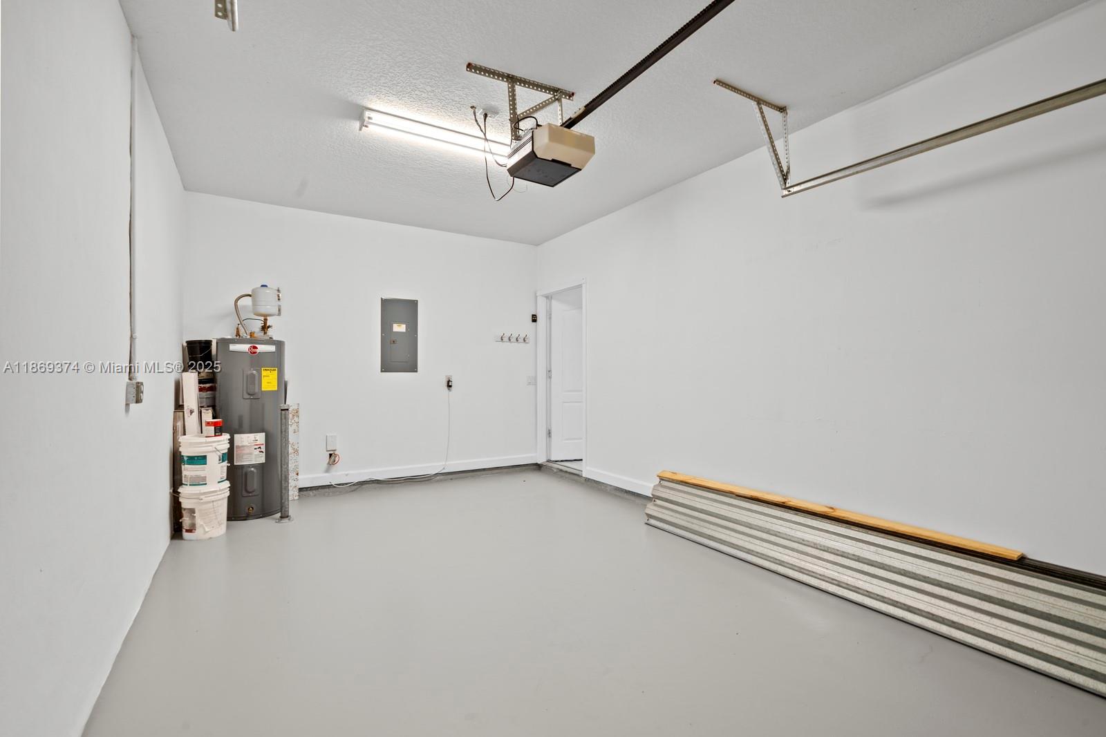 RIVER OAKS - Residential Lease