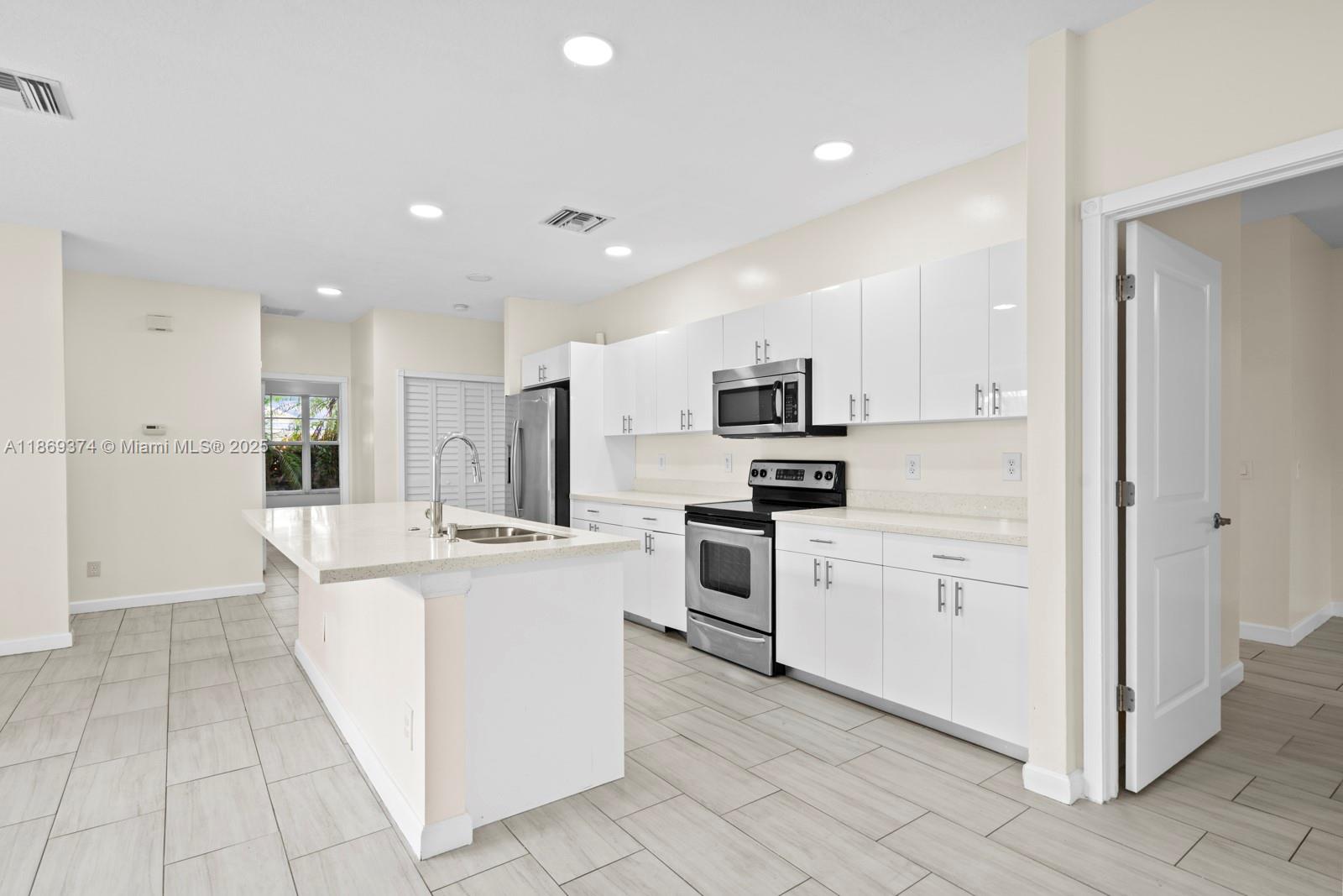 RIVER OAKS - Residential Lease