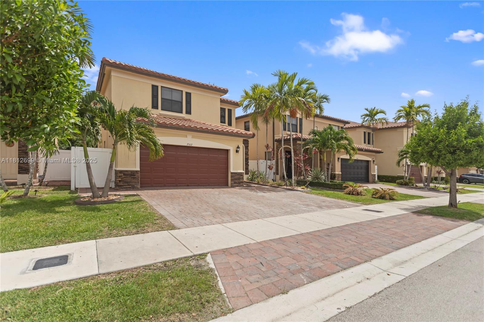 Rental Property at 3502 W 86th Ter 3502, Hialeah, Miami-Dade County, Florida - Bedrooms: 4 
Bathrooms: 3  - $4,400 MO.