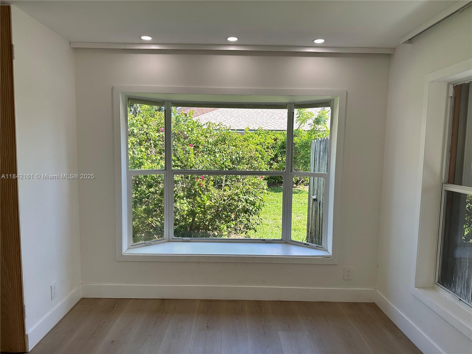 GULFSTREAM TOWNHOMES COND - Residential