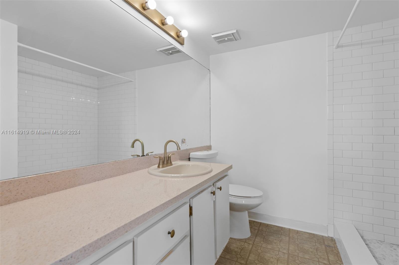 BEACON PLACE CONDO - Residential