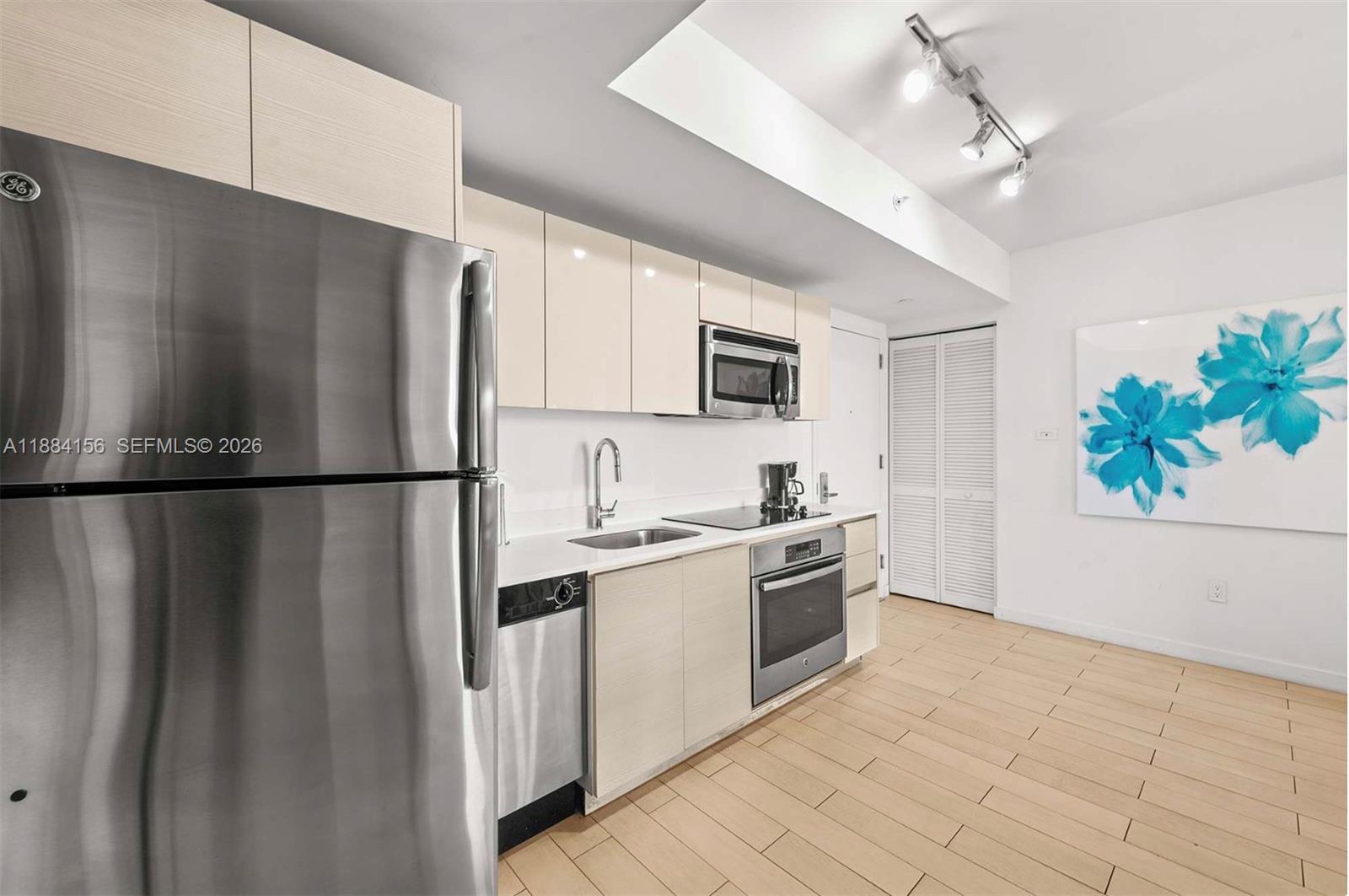 BEACHWALK CONDOMINIUM - Residential