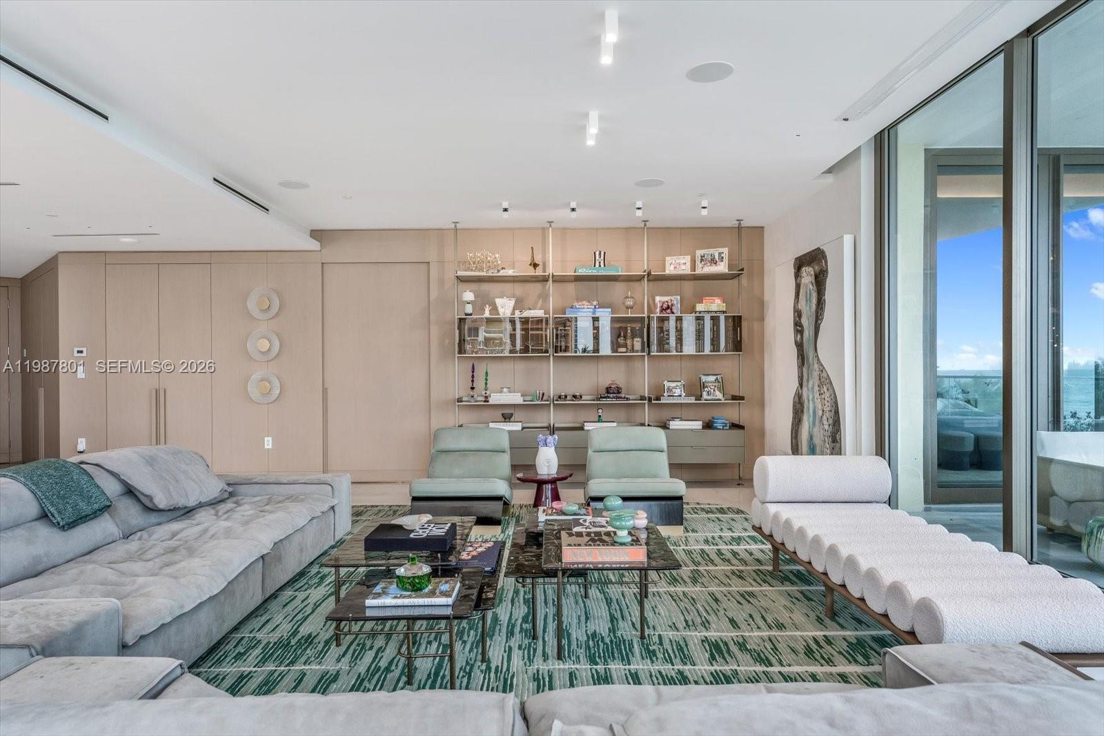 17901 Collins Ave 404