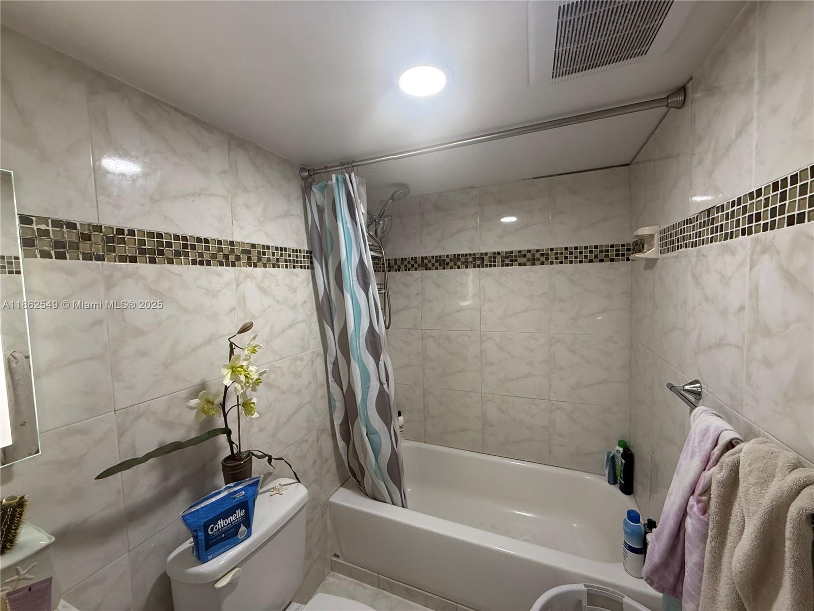 PROMENADE AT KENDALE LAKE - Residential