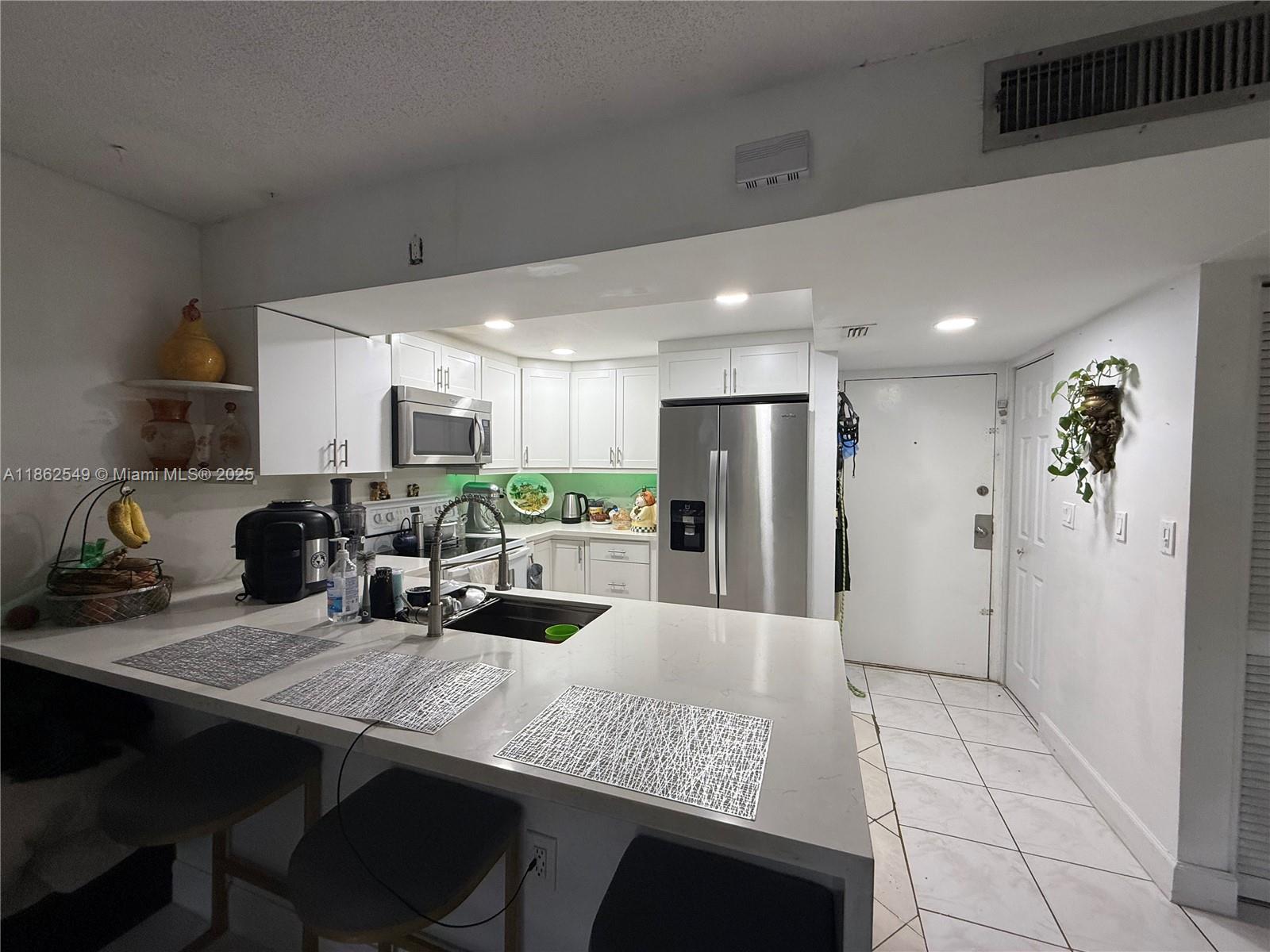 14201 N Kendall Dr 304D