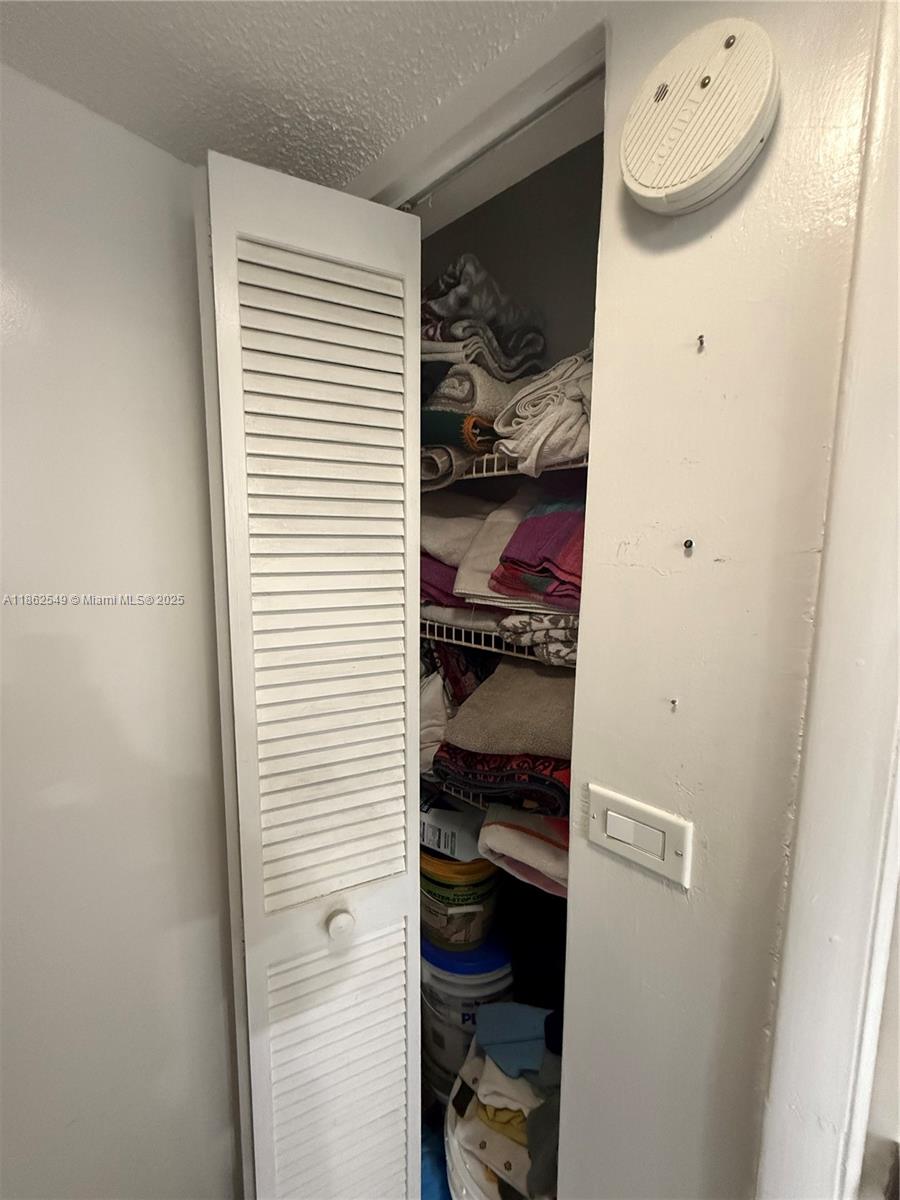 PROMENADE AT KENDALE LAKE - Residential