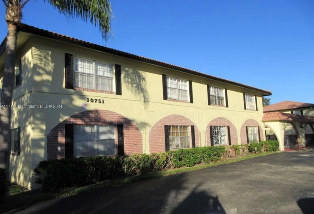 Property for Sale at 10751 Royal Palm Blvd 17, Coral Springs, Broward County, Florida - Bedrooms: 1 
Bathrooms: 2  - $175,000