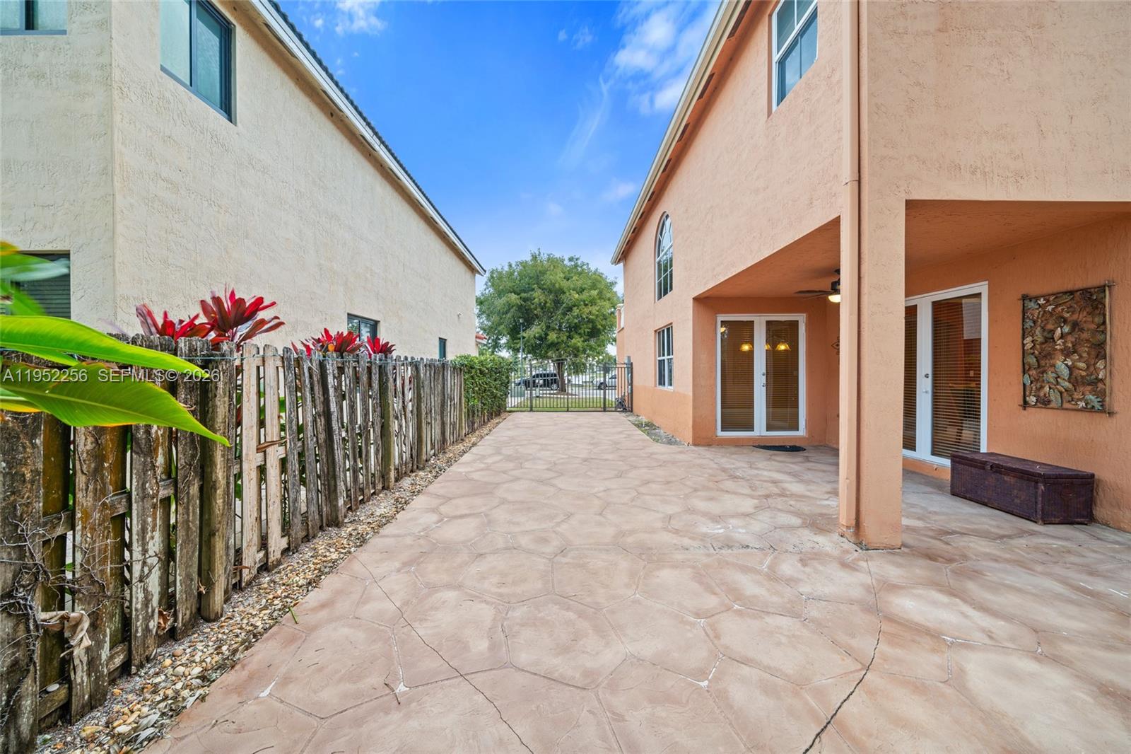 RIVENDELL - Residential