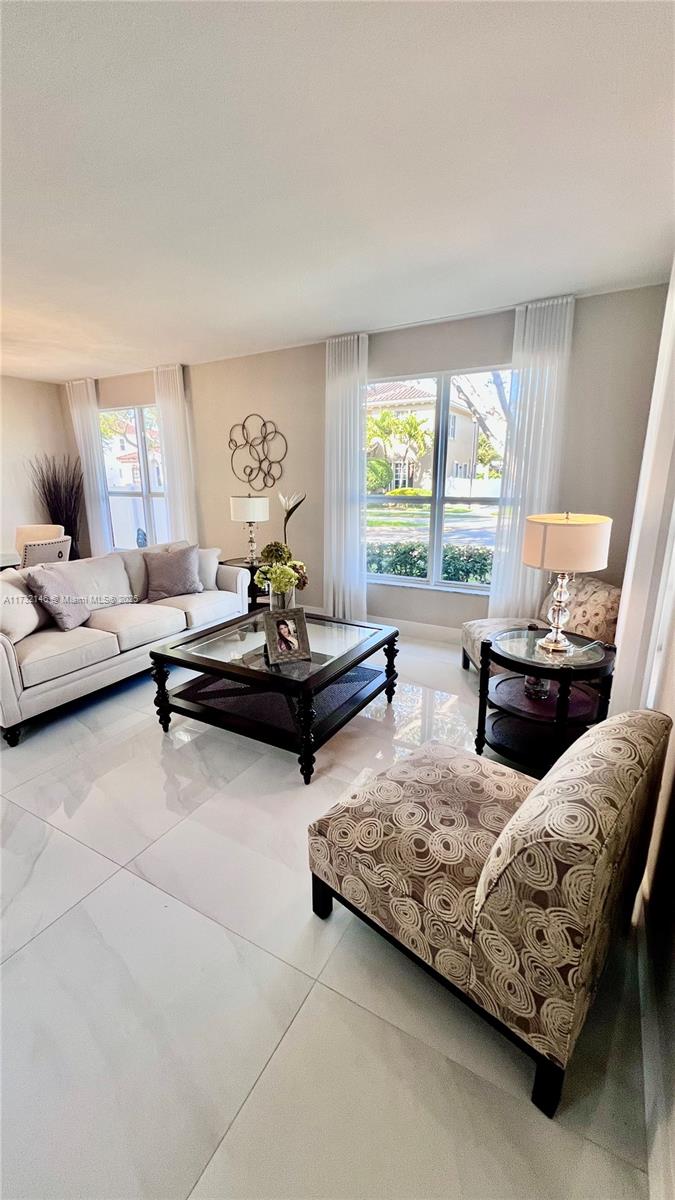 KENDALL COMMONS RESIDENTI - Residential