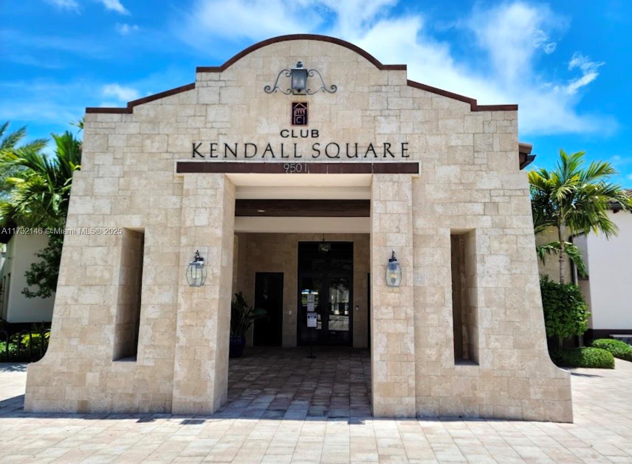 KENDALL COMMONS RESIDENTI - Residential