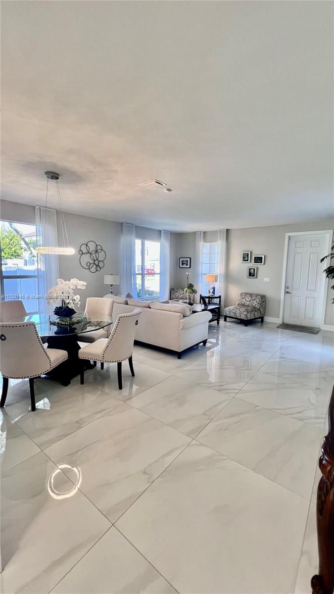 KENDALL COMMONS RESIDENTI - Residential