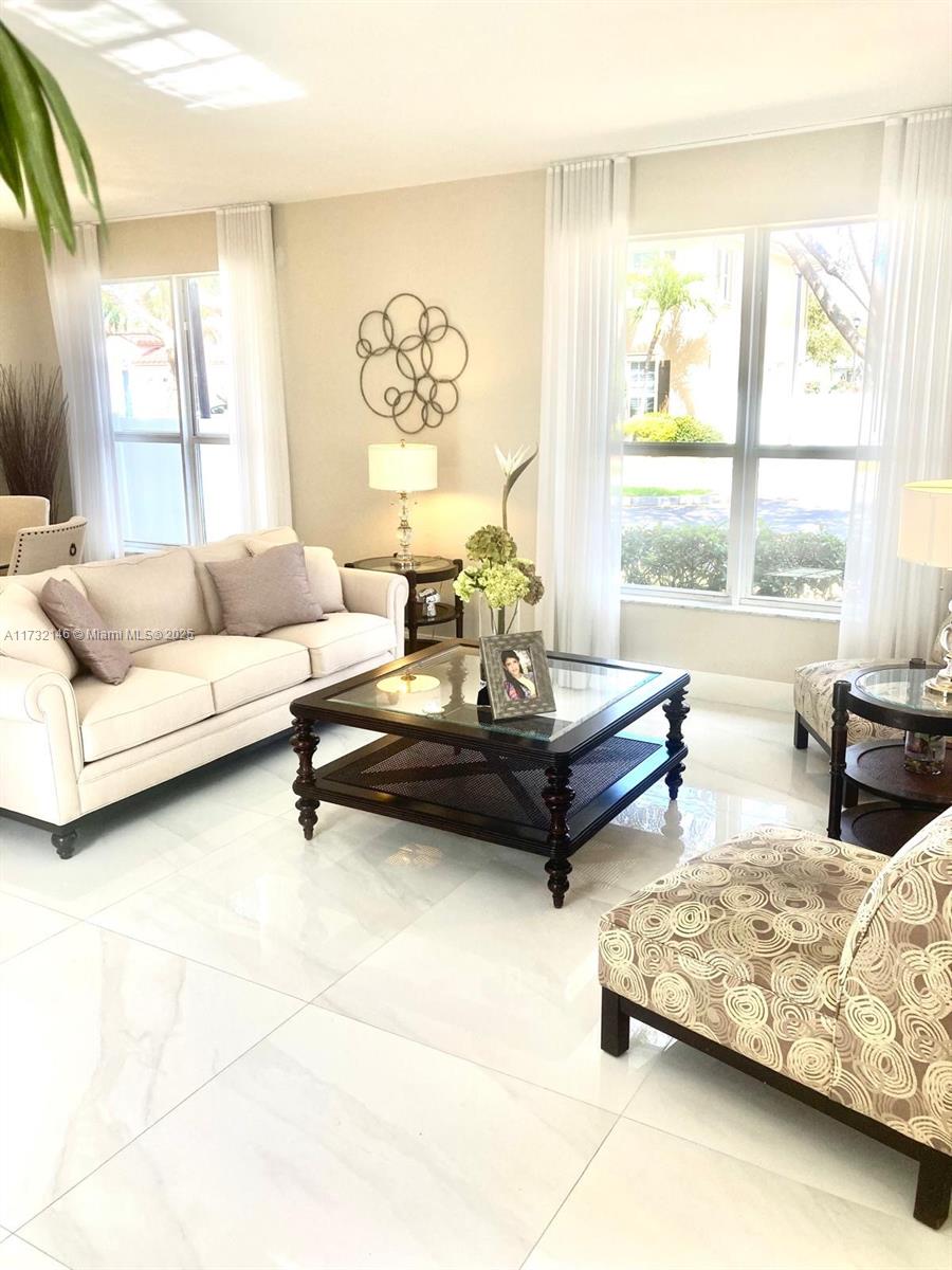 KENDALL COMMONS RESIDENTI - Residential